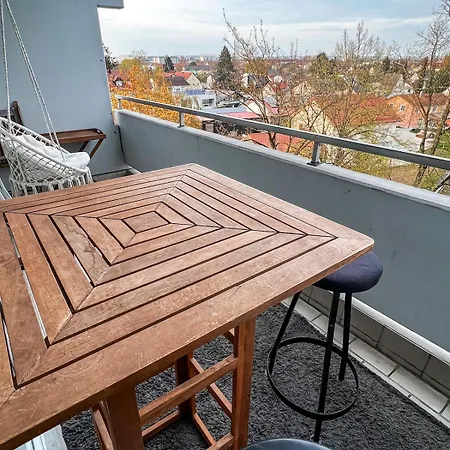 Διαμέρισμα Bright Designer With Pool Table & 2 Balconies